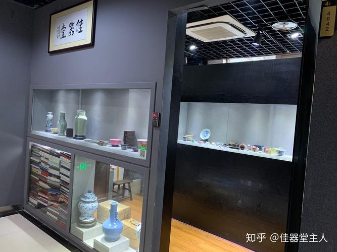 年轻鉴定人坐镇拍卖征集 靠谱吗？——收藏品鉴定活动的冷思考
